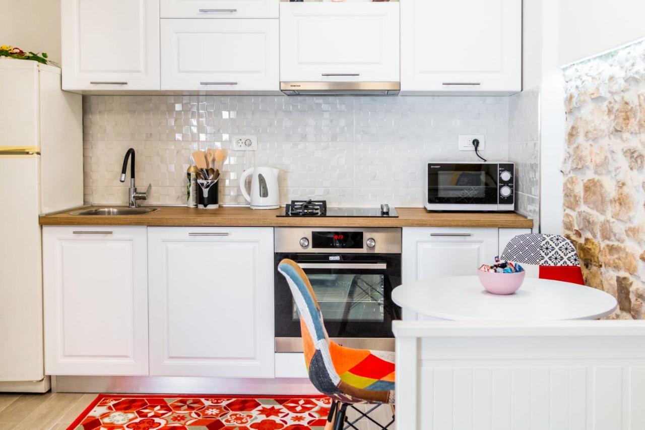 Studio Apartman Mirela Kastel Stafilic Kaštela المظهر الخارجي الصورة
