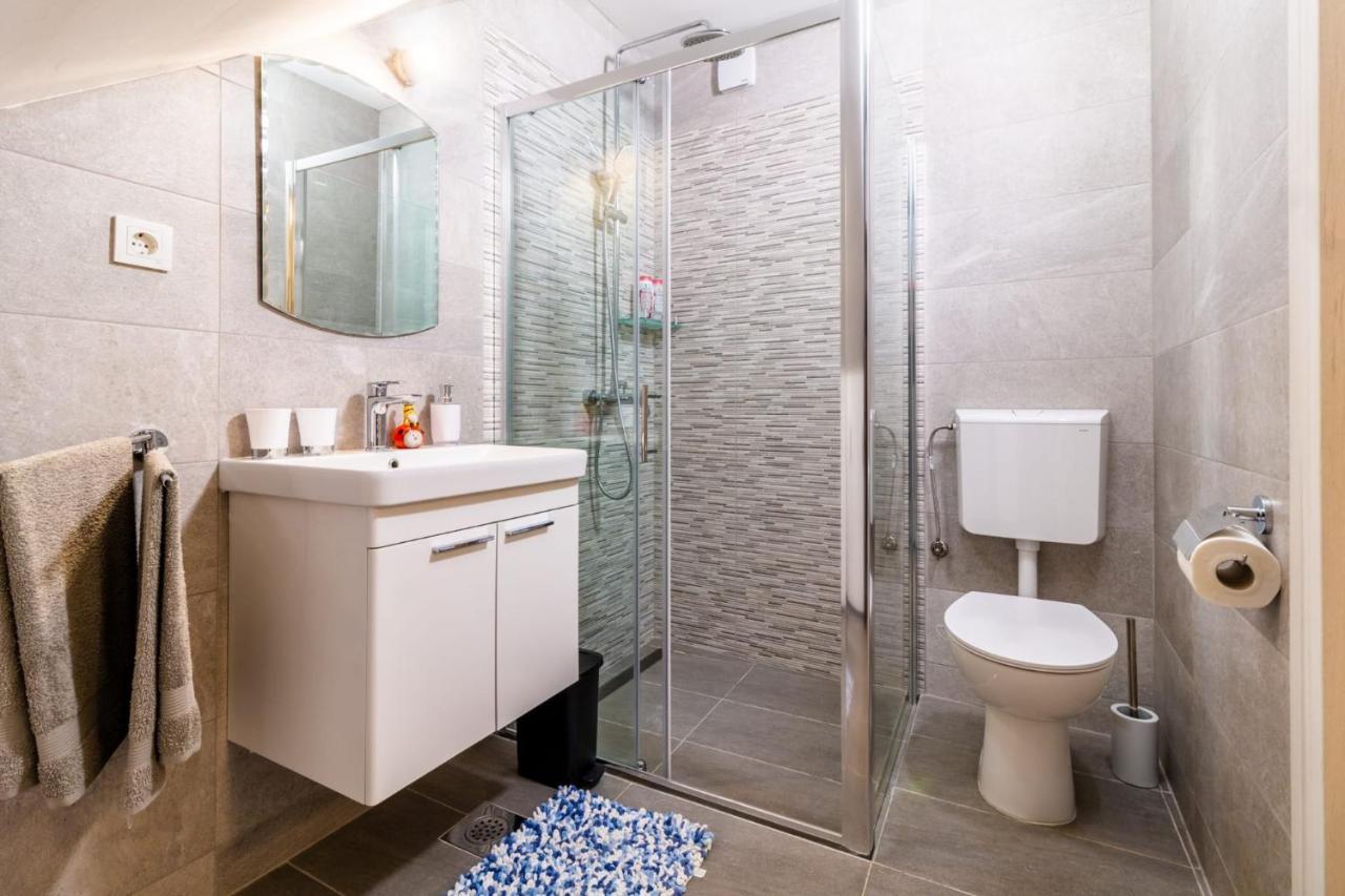 Studio Apartman Mirela Kastel Stafilic Kaštela المظهر الخارجي الصورة