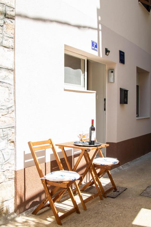Studio Apartman Mirela Kastel Stafilic Kaštela المظهر الخارجي الصورة