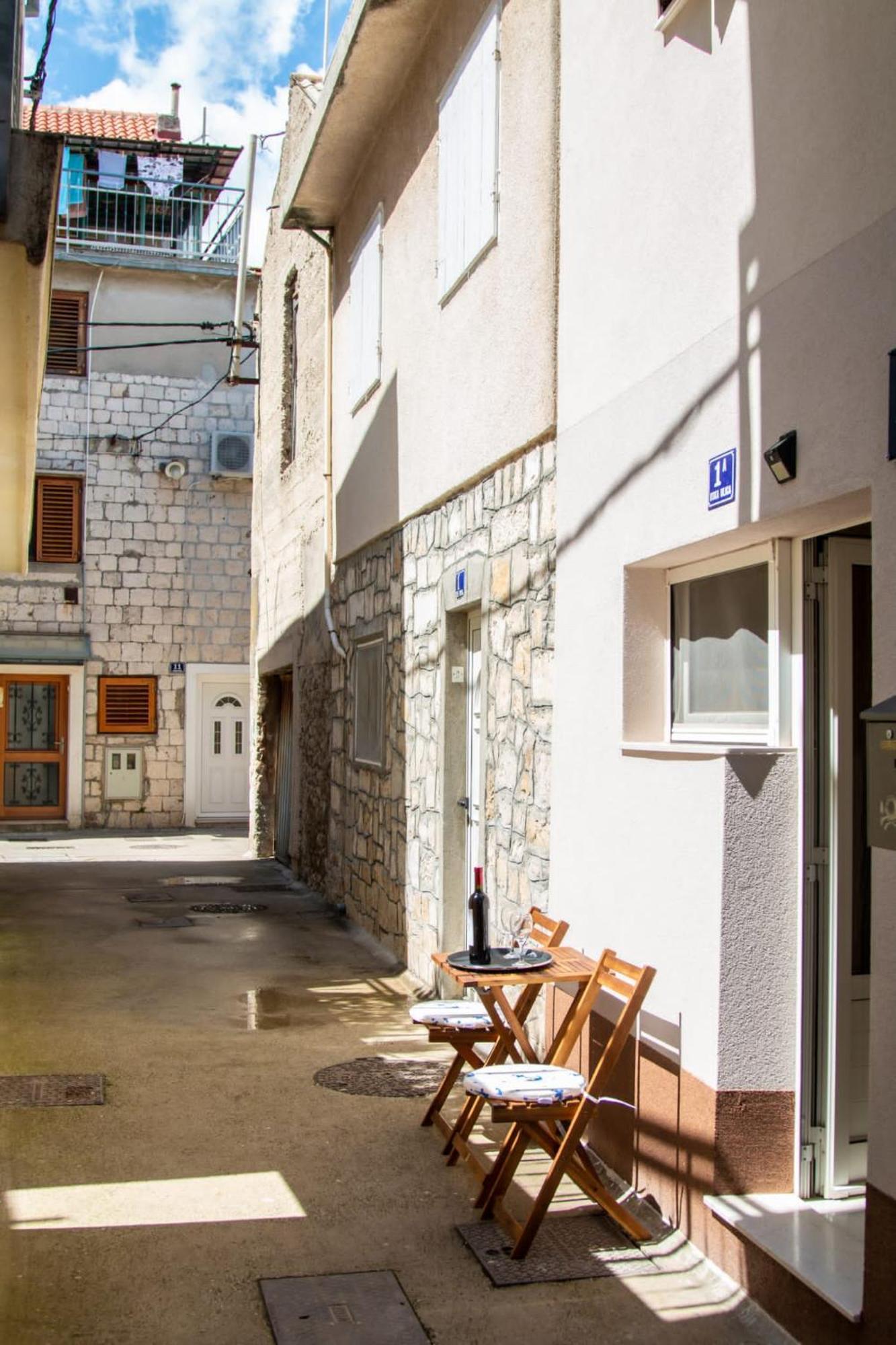 Studio Apartman Mirela Kastel Stafilic Kaštela المظهر الخارجي الصورة